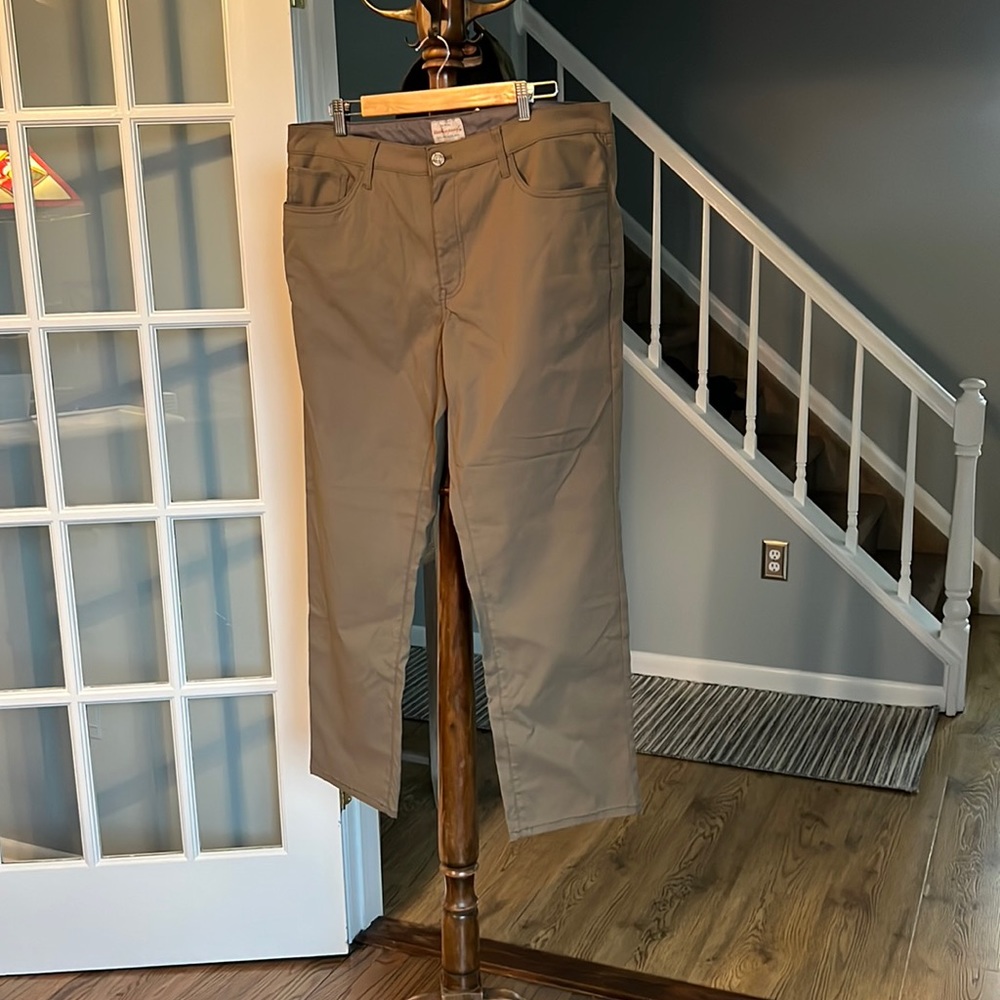 Men’s weatherproof khaki pant 38 X 30. Like New!